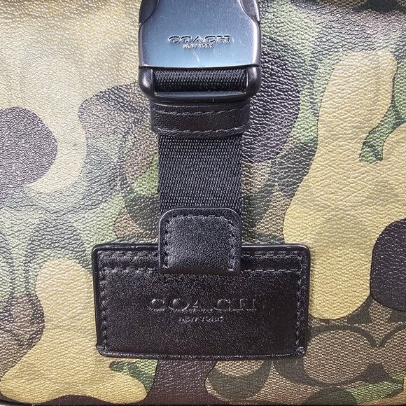 Coach Track Pack Backpack In Signature Canvas With Camo Green Print - CL944 2023 - Picture 6 of 11